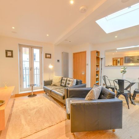 Central Two Bedroom Apartments St Albans By Central Stays Short Lets & Serviced Accommodation With Free Parking 외부 사진