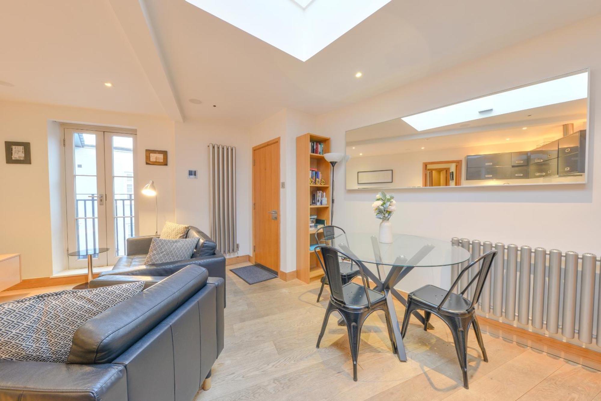 Central Two Bedroom Apartments St Albans By Central Stays Short Lets & Serviced Accommodation With Free Parking 객실 사진