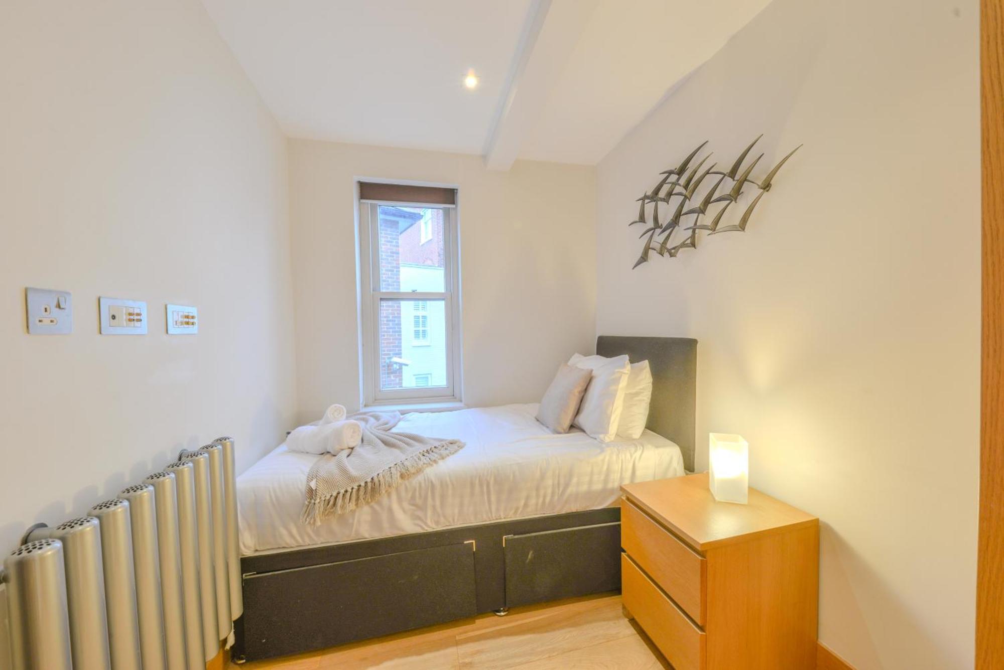 Central Two Bedroom Apartments St Albans By Central Stays Short Lets & Serviced Accommodation With Free Parking 외부 사진
